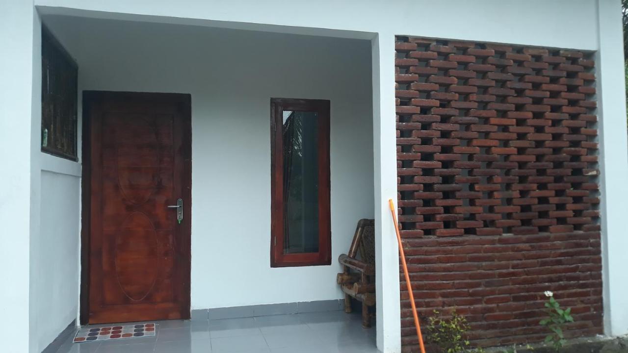 Mandalika Homestay Kuta  Номер фото