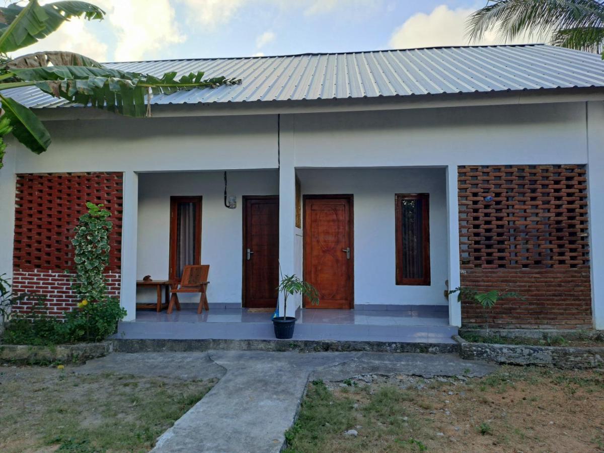 Mandalika Homestay Kuta  Экстерьер фото