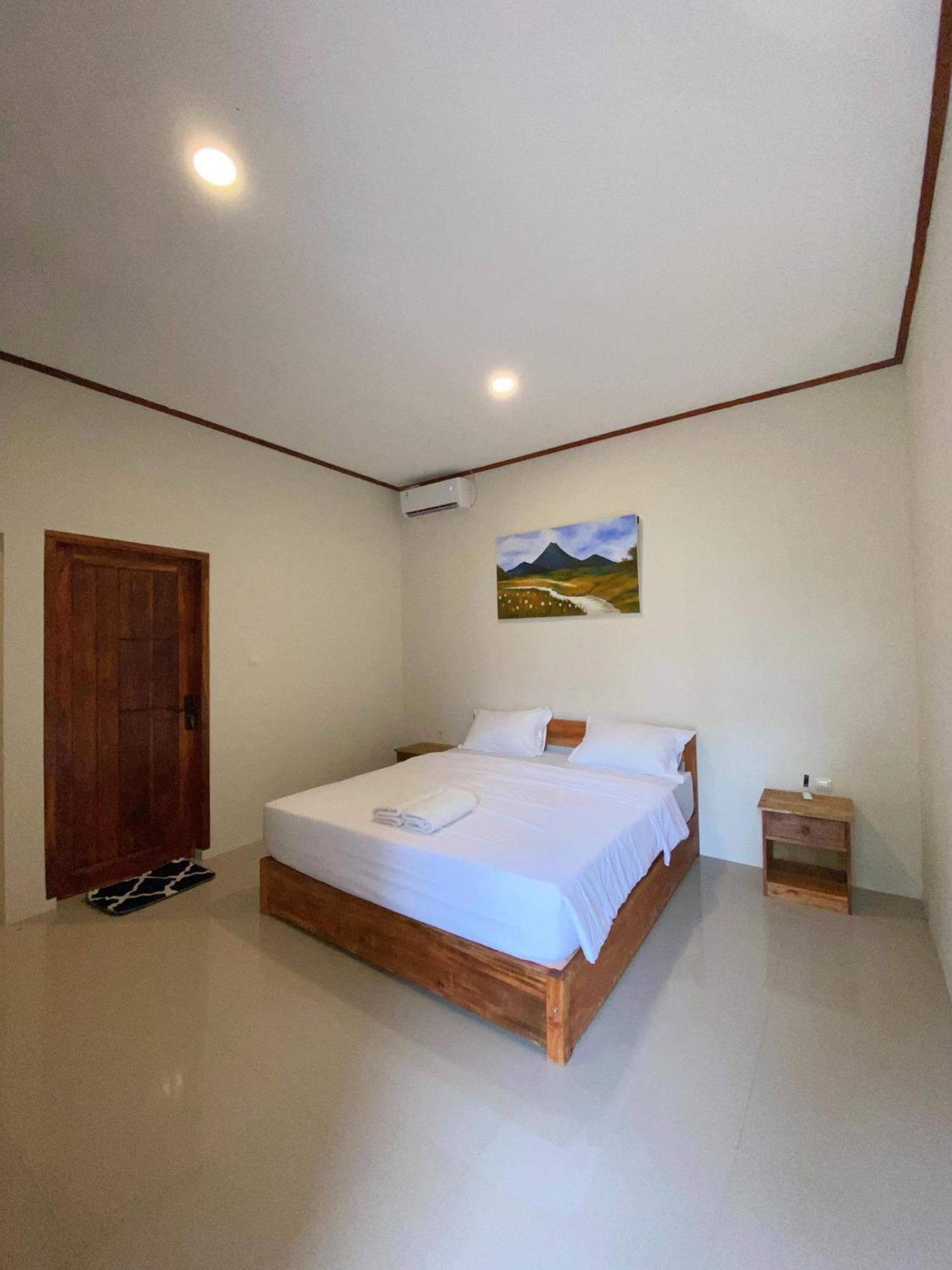 Mandalika Homestay Kuta  Номер фото
